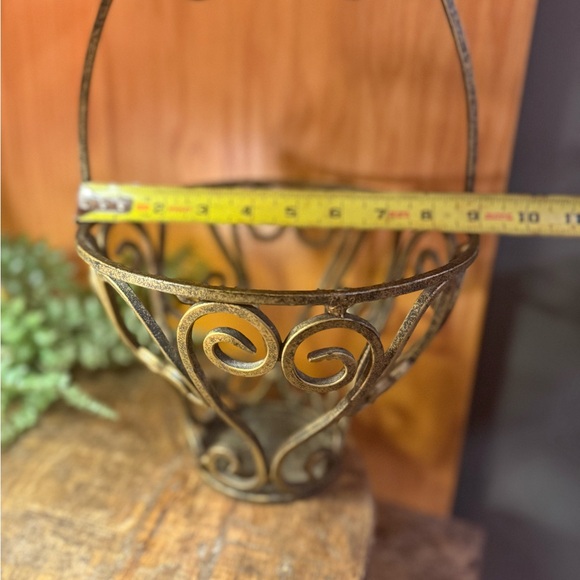Vintage Iron Planter Basket with Shell And Scroll Motif , Medium, With Handles - Picture 6 of 9